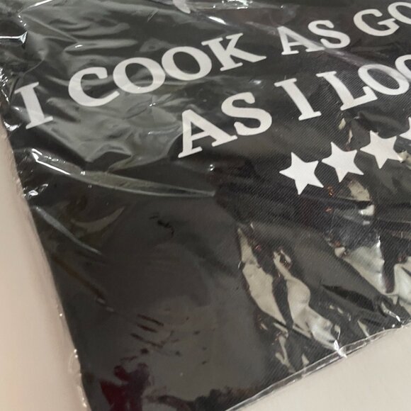 BBQ Black Apron - Picture 2 of 3